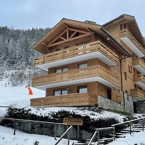 Centre La Chaudanne, Real In And Out, 3 Bedrooms 2 Bathrooms Newly Renovated, L'eperviere , Meribel France